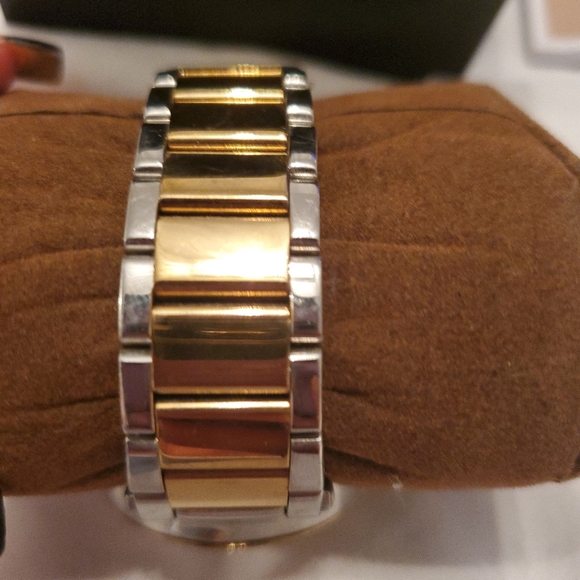 Authentic: Michael Kors Parker Two Tone Watch with box - Picture 2 of 15